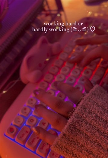 just one more click, i swear (⑅˘͈ ᵕ ˘͈ )♡₊˚ ✩₊˚ 🩰 🎀 ♡ 💗 ♡ 🎀 🩰 ˚₊✩ soft pink desk aesthetic ⋆ keyboard ASMR ⋆ cozy typing sounds ⋆ kawaii workstation ⋆ pink gaming desk #typingasmr #pinkkeyboard #cozydesksetup #yunziikeyboard #keyboardasmr