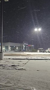 8.7K views · 113 reactions | 12-6-25 910pm snow is beginning to fall in Mt. Pleasant Ia. Most of SE Iowa is under a Winter Weather Advisory. It appears there will be mixed precipitation into the morning hours which could make travel slippery with a glaze of ice expected. Possible snowfall up to 2 inches in SE Iowa. | Tornado Crew-Storm Chasers | Facebook