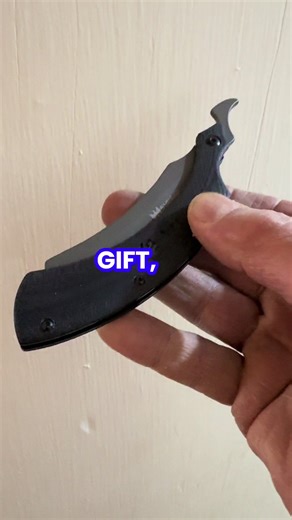 Just posted another video on this straight-edge razor with a sleek design and flawless finish, a sharp-looking addition to my #EDCStyle rotation and a great #HolidayGift pick during #TikTokShopHolidayHaul season for fans of #CollectorsGear and clean #SharpDesign aesthetics