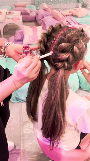 How to Apply Glitter to Your Braided Hair Like a Pro!