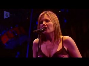 Dido - White Flag (live at the V festival_21-08-04)