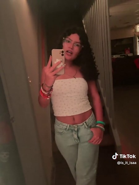 Curly Hair Tips and Pretty Styles