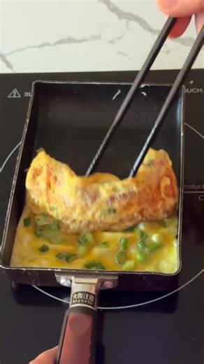 Tamagoyaki with Green Onions