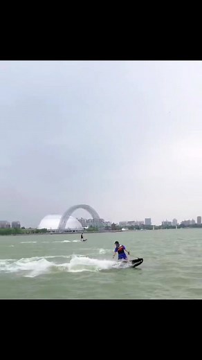 Electric surfboards are not as challenging as sea surfing, but they also have the excitement and passion of water. As long as you tell which country you are in, we can give you the most reasonable price.#surfing #Summer #water #electric #surfboard