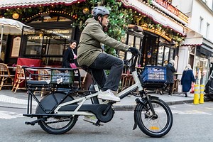 Moustache lance une nouvelle version de son vélo cargo électrique : une fourche, un nouveau moteur et des tas d’améliorations au programme