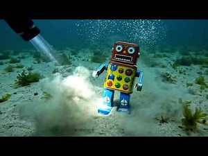 MH370 Search Breakthrough | Underwater Robot Spots Strange Debris Field
