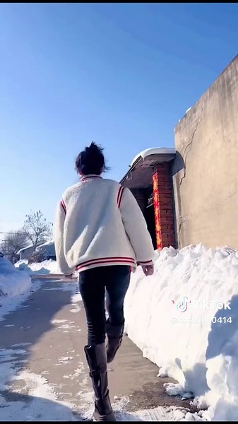 Ice and snow bring me happiness #snow #asmr #satisfying #oddlysatisfying #ice #fpy #fypage