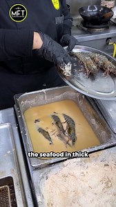 [This HUGE Shellout has 4 Different Types of Sauces!] There’s a restaurant in Kajang that serves shellout with 4 different sauces for you to enjoy! 🦞 Restoran Farhanah Catering originally started as a catering service, and finally opened up their own restaurant in 2021! Their second outlet in Eco Majestic even features an event hall! 🍽️ The Moana Seashell Extreme Set (RM400) 🌊 is perfect for 5 pax, which includes 9 seafood items:- udang harimau, udang galah, scallop, mussel, octopus, ketam, l