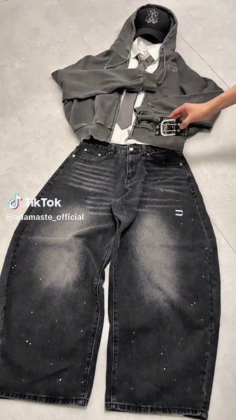 大人気フーディーを使った秋コーデ術