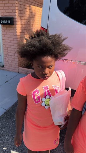 PEACH McINTYRE 🍑 TAKES 3 OF HER 9 KIDS 🧑🏾👦🏾🧒🏽👧🏽👶🏾👶🏾👶🏾👶🏾👶🏾 TO GET THEIR HAIR DONE 💇🏽‍♀️🥰💇🏾