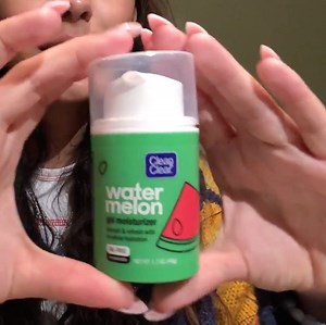 NEW Watermelon Gel Moisturizer 🍉 Treat your teen to hydration that won't break them out. | Clean & Clear