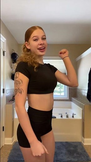 Dancing in the Bathroom: A Fun and Energetic Routine#dance #bathroomdance #funroutine