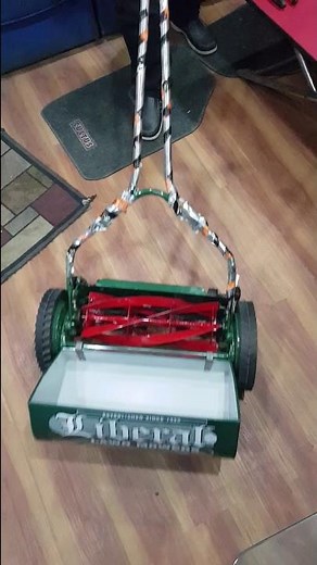 manual hand push lawn mower for homeowners
