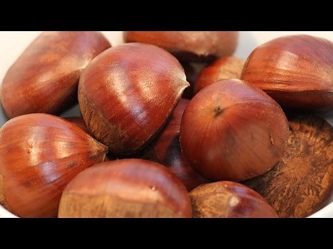 栗の皮の簡単なむき方（1分間ゆでる方法） - How to peel Chestnuts (a quick and easy way)