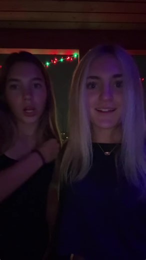 lip sinc w twin | lips