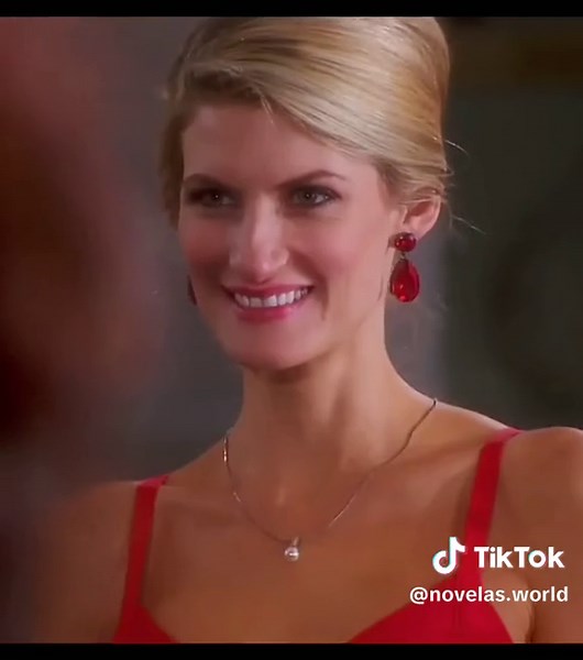 Runway Bride Parte 3: Love Story Unfolds | Televisa Novela Highlights