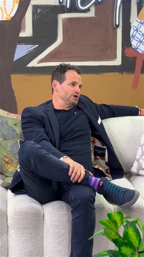 Expresso Show on Instagram: "Comedians on live tv are like a lucky packet, you never know what you’re going to get 😂 @nikrabinowitz #ExpressoShow"