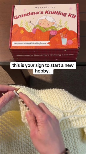 this beginner knitting kit taught me how to knit! 🧶🤭 #grandmasknittingkit #knitting #fyp #beginnerfriendly #hobby