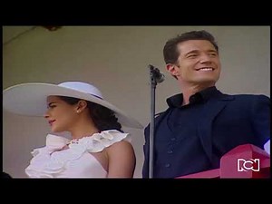 Antonio sees Bella with Román | Doña Bella