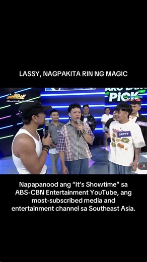 Effective🪄Maraming nagulat sa magic ni #Lassy.🤣 Napapanood ang #ItsShowtime sa ABS-CBN Entertainment YouTube, ang most-subscribed media and entertainment channel sa Southeast Asia. Patuloy rin itong napapanood sa ABS-CBN sa ALLTV2, GMA, A2Z, iWant, at TFC.