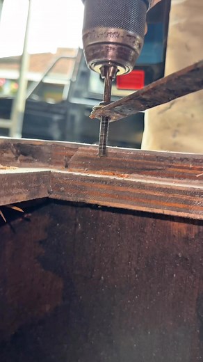 T-nut bolt installation | Joko Siswomiharjo