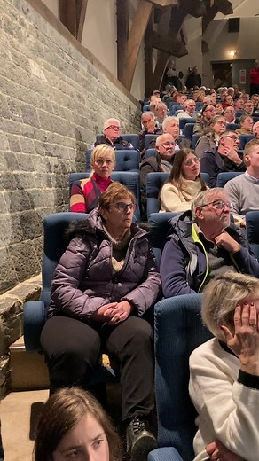 123K views · 211 reactions | La première réunion publique d’information sur le projet de création d’une installation de traitement de déchets dangereux et non dangereux à Givet se tient devant une assemblée de près de 370 personnes dans la salle Le Manège. Un public attentif, mais sur ses gardes vis à vis de ce projet. Plus d’informations dès demain sur les différents médias de Matélé | Matélé | Facebook