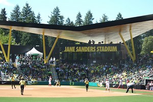 Oregon softball signs 3 to 2025 recruiting class
