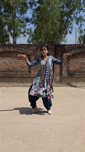 Morni Banke Dance Cover 🔥 | Bollywood Dance Performance | Trending Dance Short #shorts