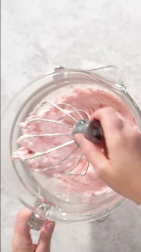 Strawberry Buttercream Frosting – Creamy & Fresh!