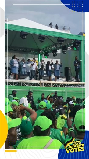 Members of the Jamaica Labour Party (JLP) take part in praise and worship at the JLP's Mass Rally in Half-Way Tree Square, St Andrew. #GLNRToday #JaVotes2025 📽: @mac_shots_ | Jamaica Gleaner