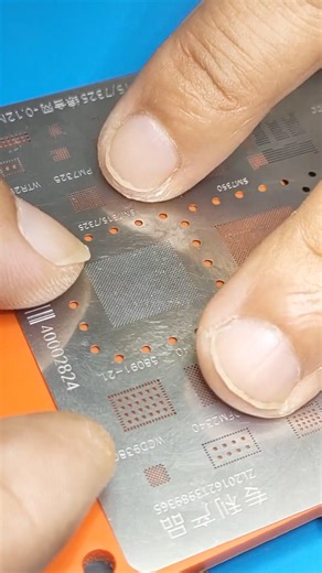 Nana on Instagram: "Mobile phone CPU maintenance service.📲 #work#repairphone#model"