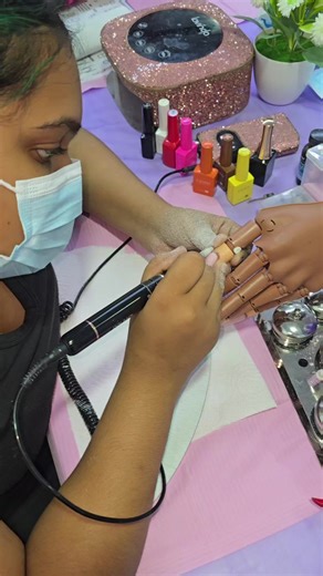 Mastering Nail Art: Beginner Class Insights