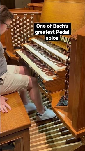 This Bach pedal solo never gets old #classicalmusic #organ #organist #orgel