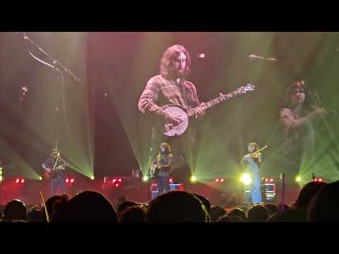Willin(Little Feet) Billy Strings