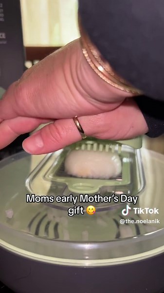 Why Do My Fingers Smell Like Onions for Days?