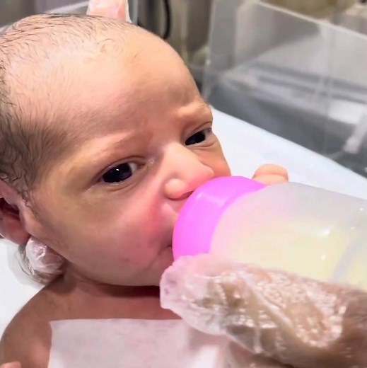 13K views · 331 reactions | feeding with love and care | feeding with love #feedingbaby #babyfeedswell | Caring Nurse | Facebook