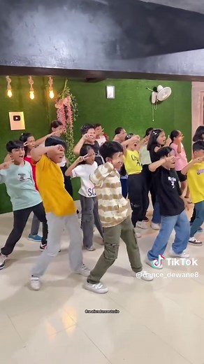 Ankh Marey Dance Performance Highlights