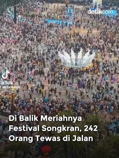 Songkran di Thailand kembali diwarnai tingginya angka kecelakaan lalu lintas. Tahun ini, jumlah korban jiwa tercatat mencapai 242 orang akibat kecelakaan di jalan raya. Dikutip dari Vietnam Express, Senin (20/4/2026), angka tersebut turun 9,7 persen dibandingkan rata-rata tiga tahun sebelumnya. Sementara itu, The Nation mencatat total 1.242 kecelakaan lalu lintas terjadi pada periode 10-16 April 2026, atau turun 35,6 persen dibandingkan periode yang sama tahun lalu. Laporan Bangkok Post menyebut