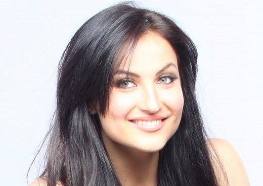 Elli Avram Height, Weight, Age, Boyfriend, Family, Biography » StarsUnfolded