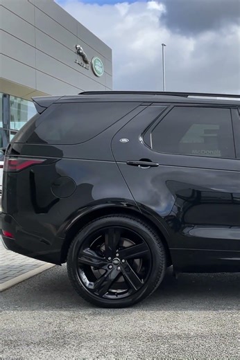 This Discovery Metropolitan Edition Is Next-Level Luxury 🖤