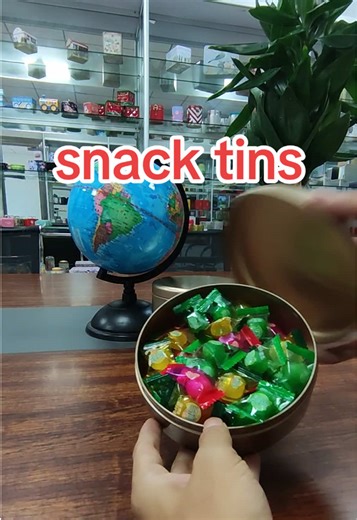 Upgrade your snack storage with our trendy snack tins! Perfect for candies, cookies, and chocolates. Stylish, durable, and reusable—keep treats fresh in style! 🎉 #SnackTins #tincans #Mataltins #Customtins #tins