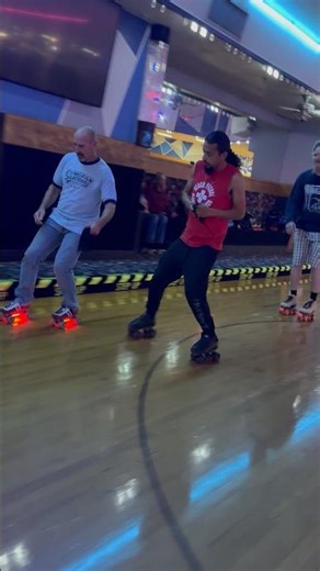 Sliding through 2026 like… Semoran Skateway 11/24/25 #rollerskating #shuffleskating #sliding #2026
