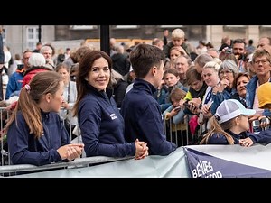 Royal Run 2019: Kronprinsesse Mary og børnene overraskede løberne på slotspladsen
