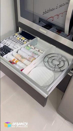 HOW TO ORGANIZE KITCHEN TOWELS AND SAVE SPACE