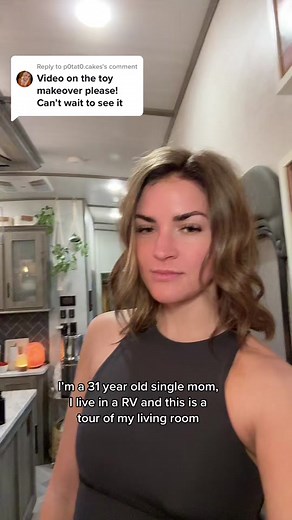 31-Year-Old Single Mom RV Living Room Tour