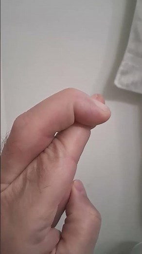 Crossing your fingers, what does it mean when you cross your fingers?