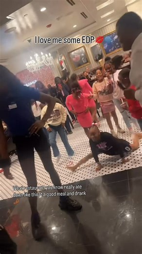 Terry W McGill lll on Instagram: "Yalllll this was an amazing battle we ateee all night but as A coach for my own team I had to eat for mines and show them a classy battle! Ion like all that fast drill baby let’s cut on some real Band music and catch a beat ! GOO EDP ! #6igmama💋 #6igmama #dallas #theterrywmcgill"