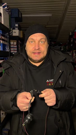 💡 Ampoules LED PHILIPS H7 ➡️ 50€ la paire seulement 🔥 Éclairage beaucoup plus puissant 👀 Visibilité nettement améliorée ⬆️ Bien plus efficace que les ampoules H7 classiques Si tu veux mieux voir la nuit, c’est clairement un upgrade indispensable 🚗✨ Disponible dès maintenant en magasin. #LEDPhilips #AmpoulesLED #H7LED #VisibiliteNuit #PiecesAuto