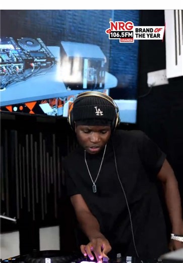 @5StarVenomDeejay warming us up with some straight fire🔥 catch the vibe on 106.5 NRG Radio📻📢 #NRGRadioUG #NRGWarmupMix