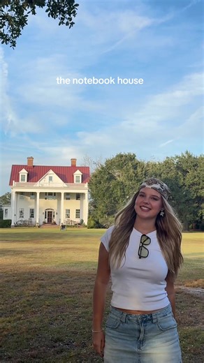Exploring Iconic Locations from The Notebook